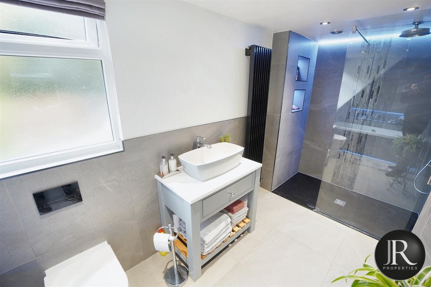 Images for Farm Close, Etching Hill