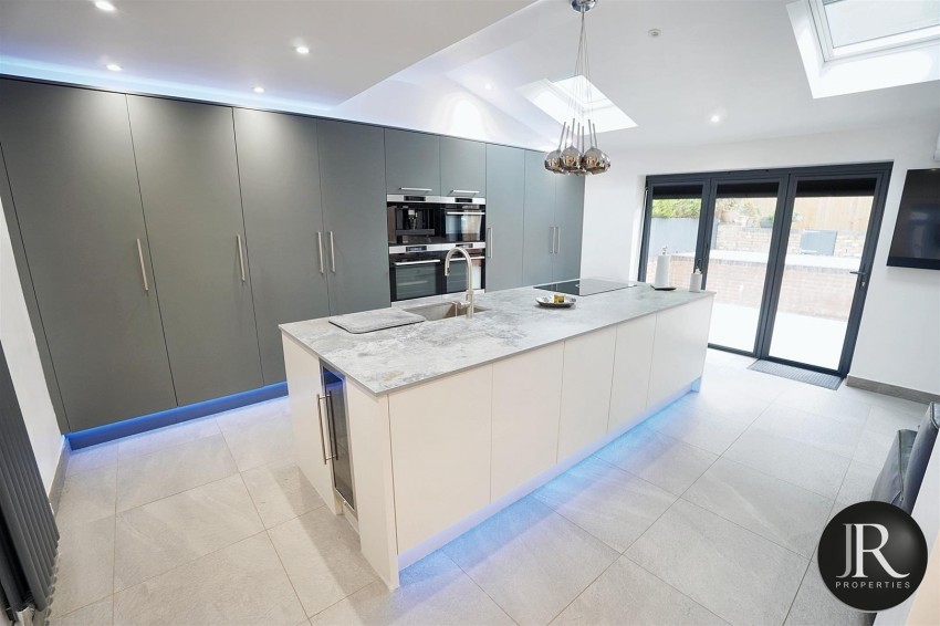 Images for Farm Close, Etching Hill