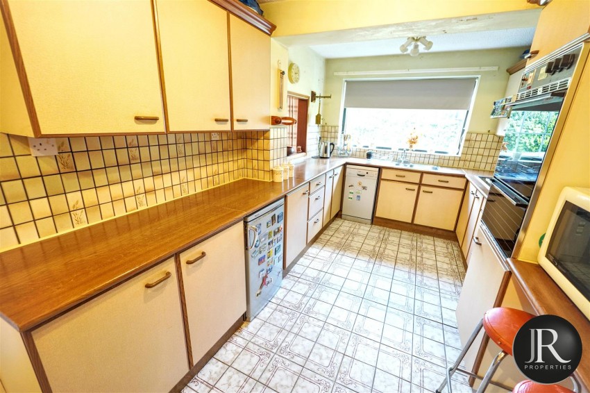 Images for The Oaklands, Etching Hill