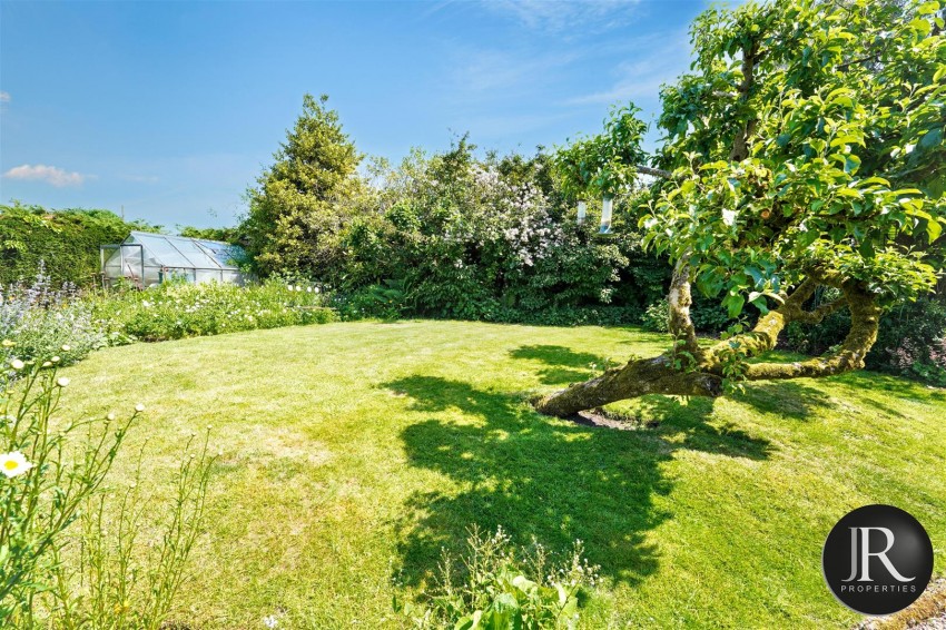 Images for Butts Cottage, Great Haywood